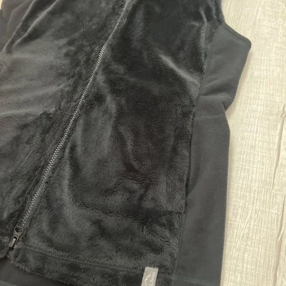 Women’s L.L. Bean Black Fleece Vest Size Small - Picture 3 of 6